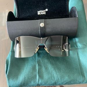 Montblanc designer ladies sunglasses! In original box and bag. Class act😎